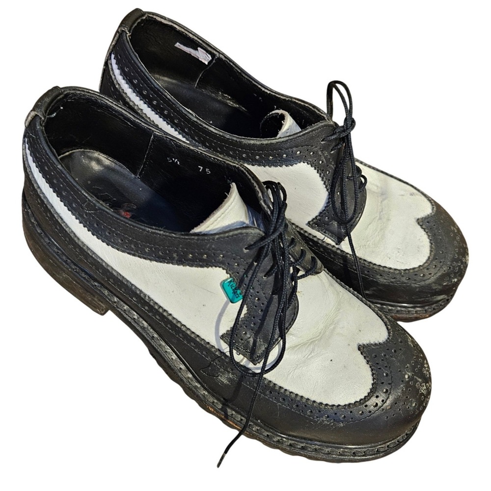 90s vtg Black & White Saddle Oxford Shoes Chunky Wingtip Lace Up Kickers Sz 5.5